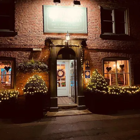 Inn Oak Tree 5*