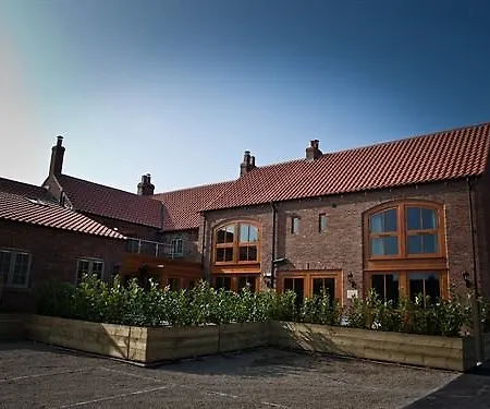 Inn Oak Tree