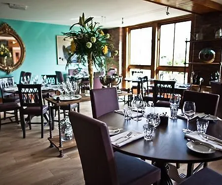 Inn Oak Tree 5*