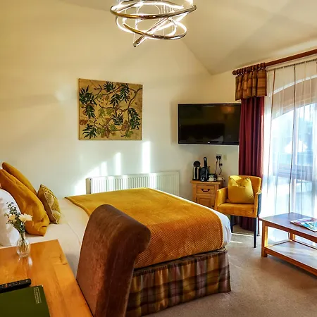 Oak Tree 5* Brafferton