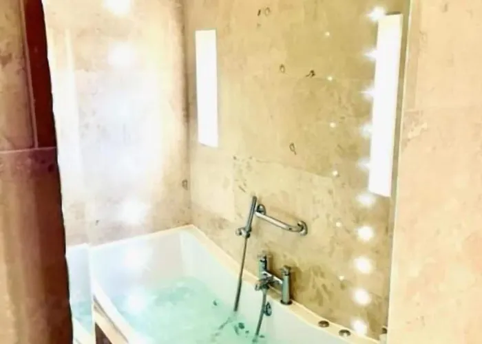 Oak Tree 5* Brafferton