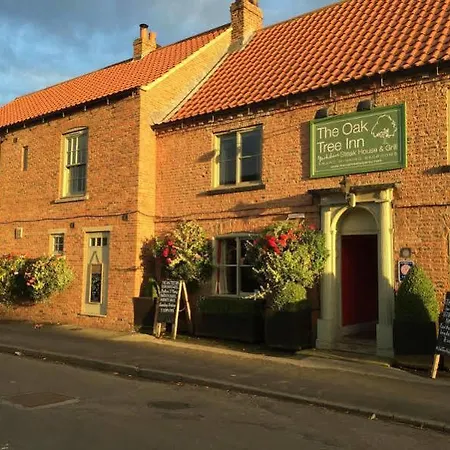 Oak Tree 5* Brafferton